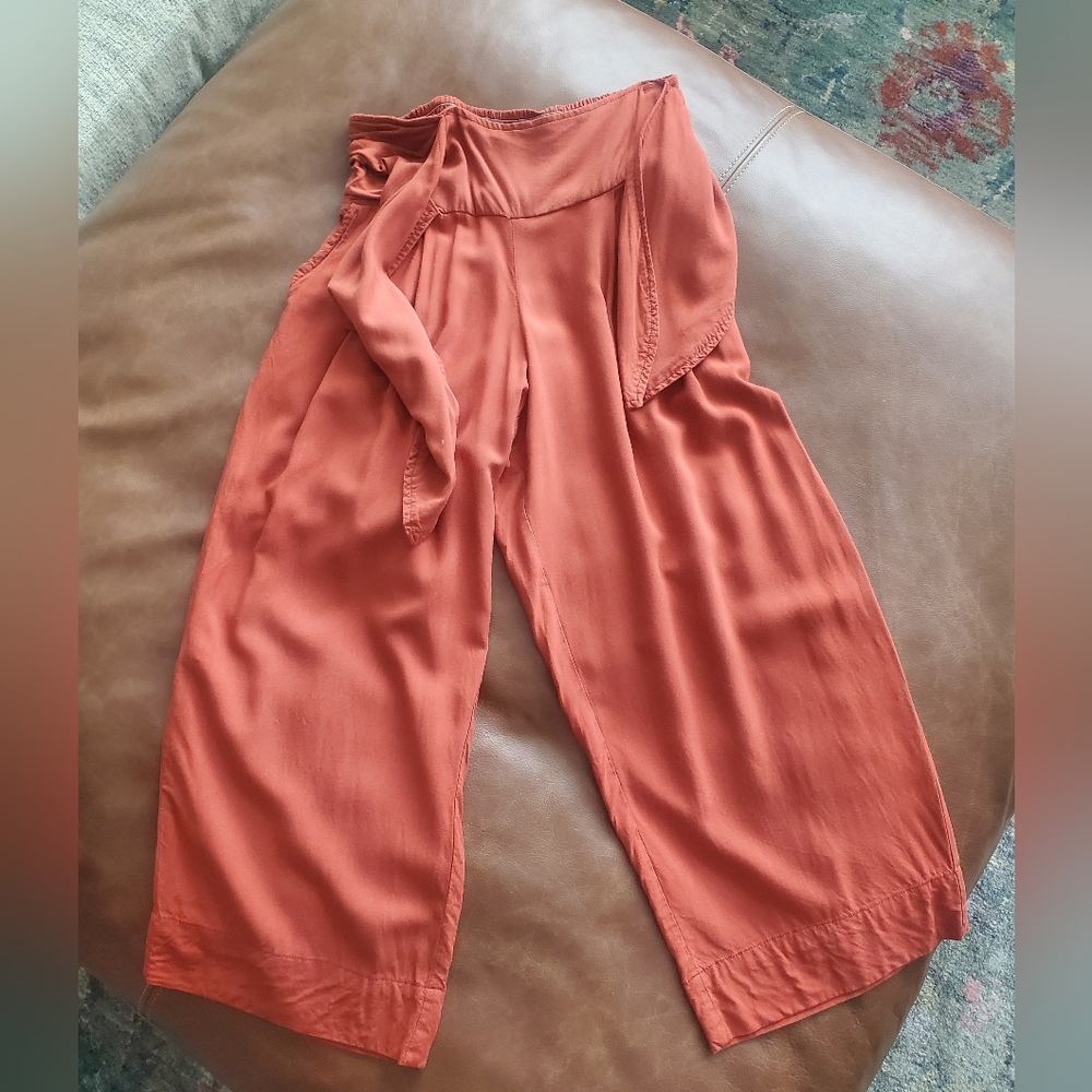 cropped wide leg pants with pockets by Khush